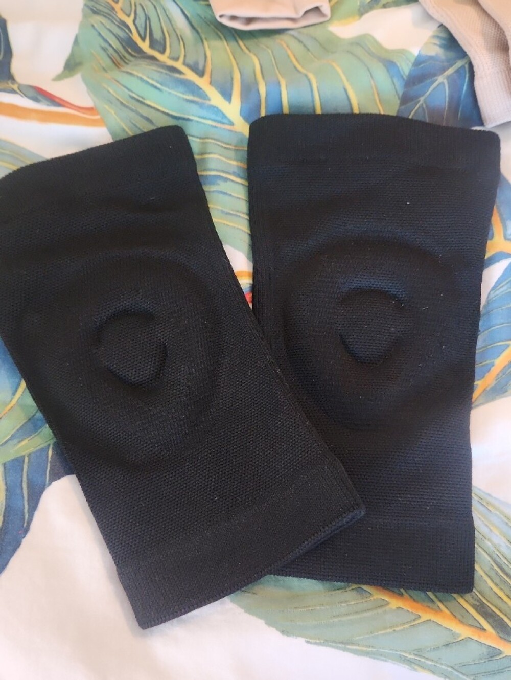 Figure Skating Gloves And Knee Pads Sets - Picture 2 of 8